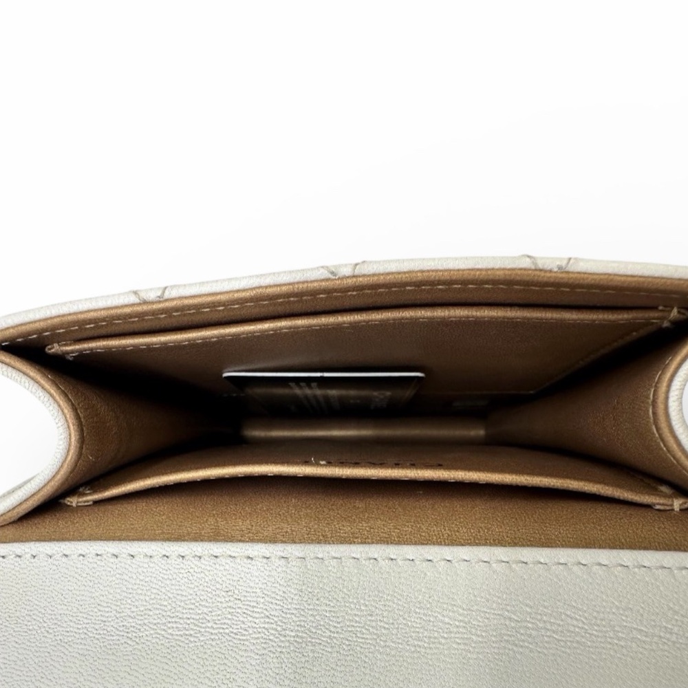 Chanel Chic Pearls Flap Bag with Authentication Card - Picture 4 of 4